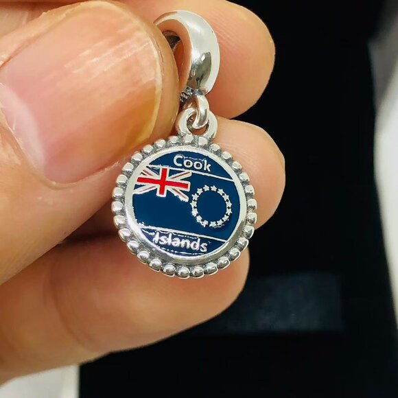 ✨🔥Pandora Flag of the Cook Islands Exclusive Dangle charm - Picture 1 of 4